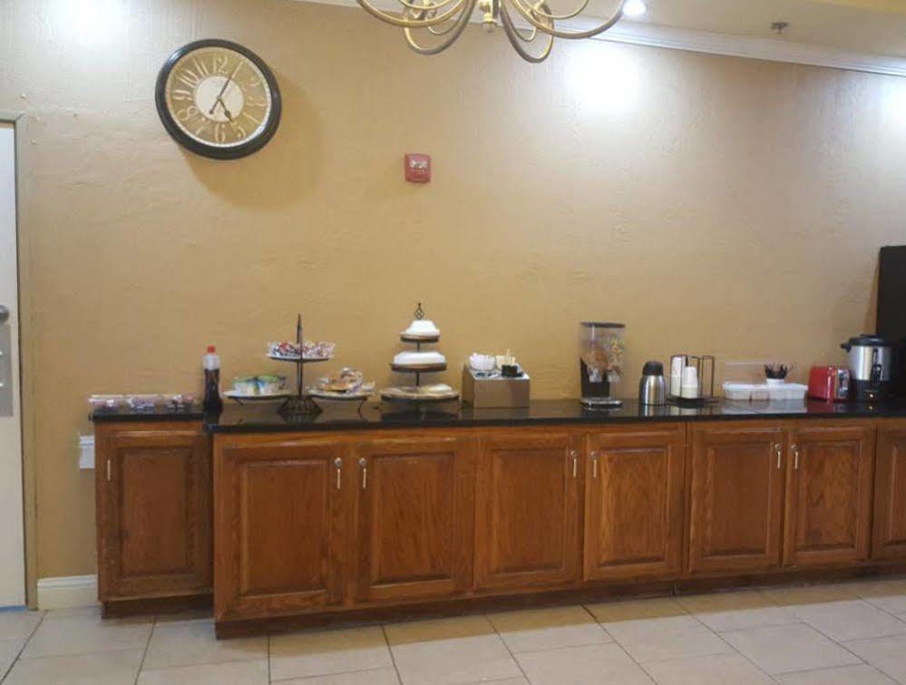 Reddy Hotel Plainview ภายนอก รูปภาพ